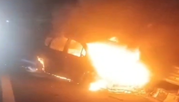 Alwar Road Accident: दिल्ली-मुंबई एक्सप्रेस वे पर आग का गोला बनी कार, बच्ची समेत 5 लोग जिंदा जले