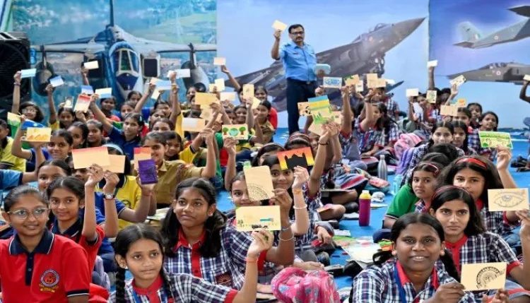 Prayagraj : तब की जरूरत postcards, अब की जरूरत digital बनी