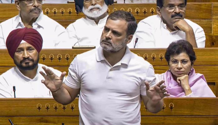 लोकसभा में राहुल गांधी के भाषण पर बवाल, रक्षा मंत्री ने लगाया सदन को गुमराह करने का आरोप