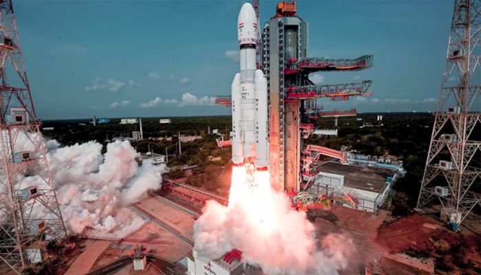 दुश्मनों की अब खैर नहीं...ISRO ने 'बाहुबली' LVM3-M5 सैटेलाइट किया लॉन्च, अंतरिक्ष में बनेगा भारत की तीसरी आंख