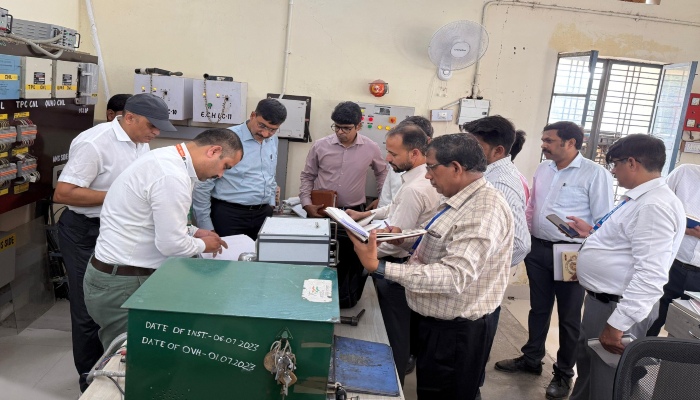 डीआरएम ने लखनऊ-कानपुर रेलखंड की संरक्षा और सुरक्षा को परखा