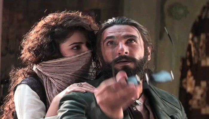 Dhurandhar OTT Release: फैंस के साथ हुआ धोखा ! ओटीटी पर फिल्म 'धुरंधर' देख भड़के लोग