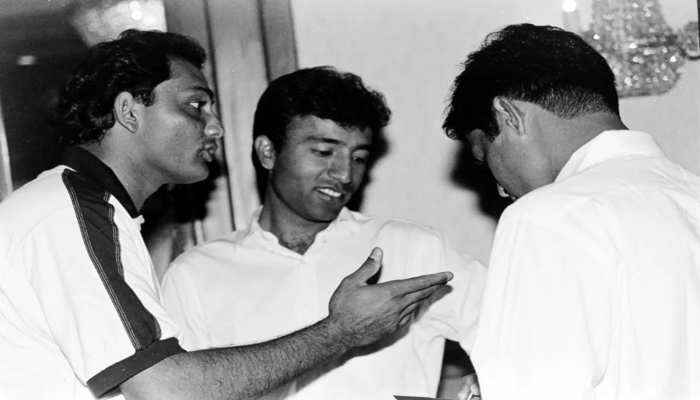 India captain Mohammad Azharuddin chats with Pakistan's Saeed Anwar and Rashid Latif a day ahead of the teams' 1996 World Cup quarter-final