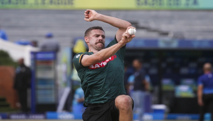 Anrich Nortje warms up ahead of the game