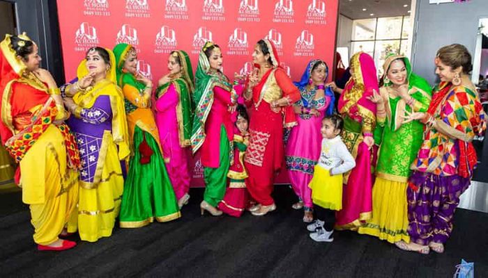 सावन के गीतों और कजरी पर नृत्य से सजा हरियाली तीज उत्सव