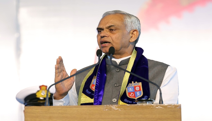 गुजरात के राज्यपाल आचार्य देवव्रत को सौंपी गई महाराष्ट्र की अतिरिक्त जिम्मेदारी, लेंगे सीपी राधाकृष्णन की जगह