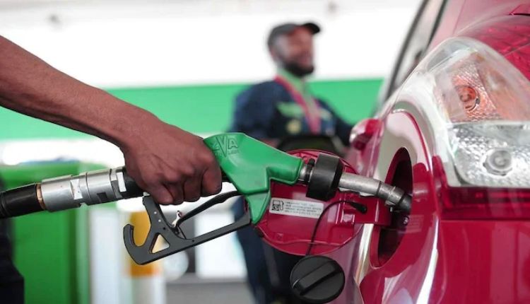 Petrol Diesel Price: पेट्रोल-डीजल अभी और होगा महंगा ? SBI की रिपोर्ट से मिल रहे बड़े संकेत