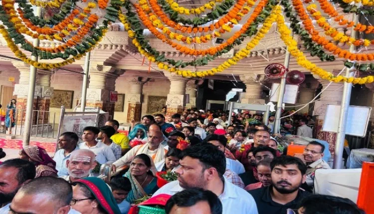 UP में धार्मिक पर्यटन को बढ़ावा, विंध्यवासिनी धाम में आए 22 लाख भक्त