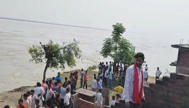 बराबंकी में सरयू नदी उफान पर, कई घर पानी में समाए; ग्रामीणों में दहशत