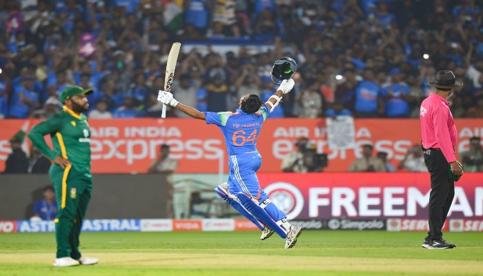 IND vs SA 3rd ODI: भारत ने साउथ अफ्रीका को हराकार 2-1 से जीती सीरीज, यशस्वी ने शतक जड़ हासिल की बड़ी उपलब्धि
