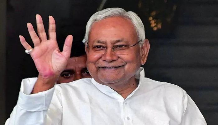 Bihar New Government: बिहार में नई सरकार बनाने की प्रक्रिया शुरू, राज्यपाल से मिले नीतीश कुमार