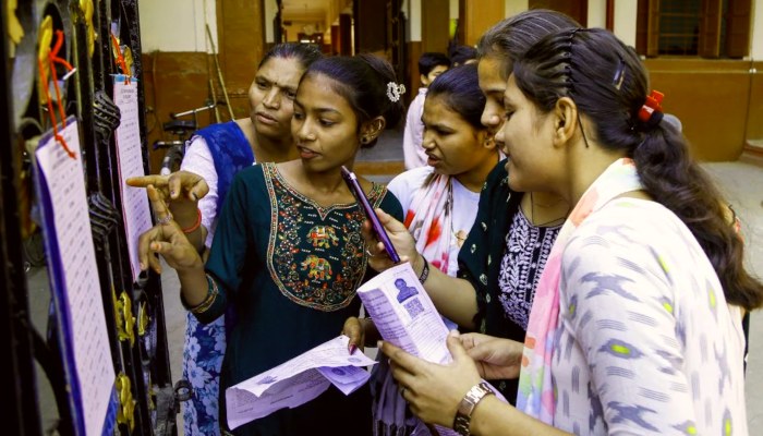 Bihar Board 10th Result OUT: बिहार बोर्ड 10वीं का परिणाम घोषित, बेटियों ने फिर मारी बाजी, देखें टॉपर्स की लिस्ट