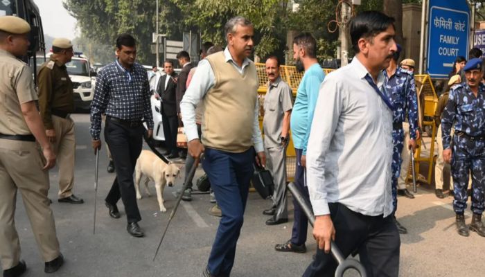 चंडीगढ़ और दिल्ली में धमकी भरे ई-मेल से दहशत, पुलिस और बम स्क्वॉड तैनात