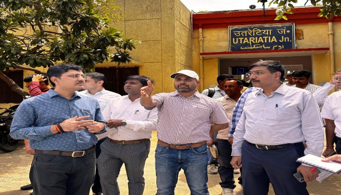 डीआरएम ने विंडो ट्रेलिंग के जरिए परखी लखनऊ-आलमनगर-उतरेटिया रेलखंड की संरक्षा व्यवस्था