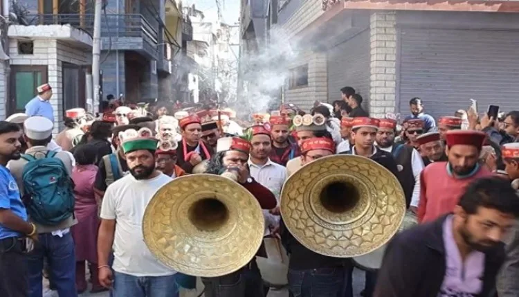 सुबह ही पहुंचने लगीं पालकियां, 347 देवी-देवताओं को किया गया आमंत्रित