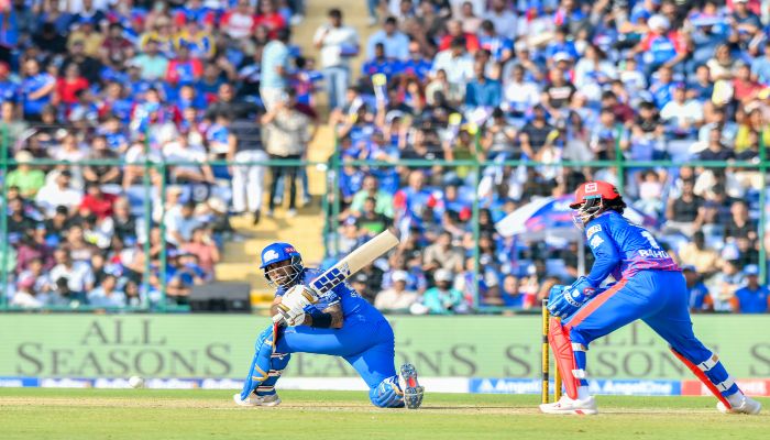 DC vs MI Live Score:  मुंबई इंडियंस ने दिल्ली कैपिटल्स के सामने रखी 163 रनों की चुनौती, सूर्यकुमार ने ठोका अर्धशतक