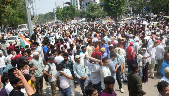 पटना में BPSC TRE 4.0 भर्ती को लेकर बड़ा प्रदर्शन, सड़क पर उतरे अभ्यर्थियों पर लाठीचार्ज,