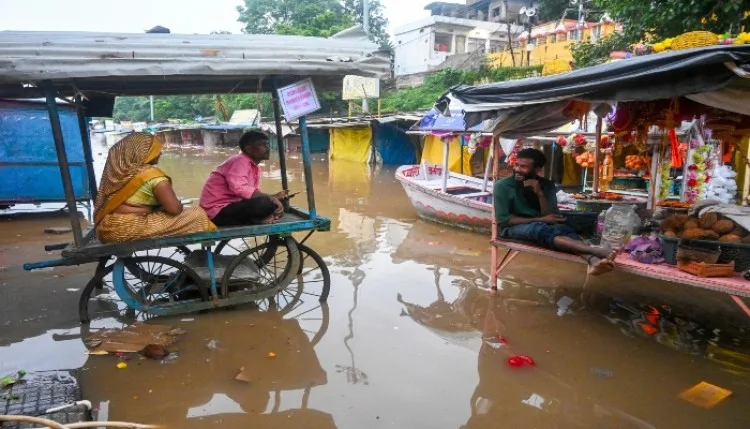 मध्य प्रदेश के 16 जिलों में भारी बारिश की चेतावनी, मैहर में स्कूल बंद