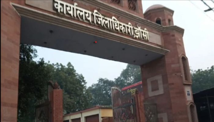 Jhansi News: सट्टेबाजों पर पुलिस कार्रवाई को लेकर सियासी बहस तेज, बीजेपी विधायक ने उठाए सवाल
