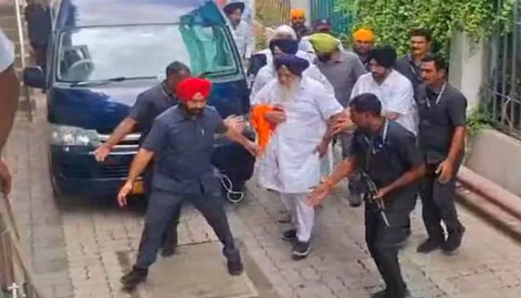 अकाली दल के अध्यक्ष सुखबीर सिंह बादल पर जानलेवा हमला