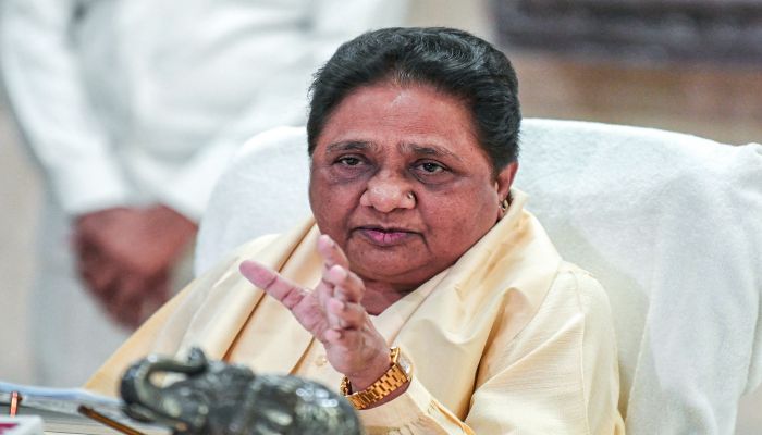 Mayawati: मुस्लिम महिला का हिजाब हटाना दुर्भाग्यपूर्ण...बसपा सुप्रीमो ने  सीएम नीतीश पर बोला हमला