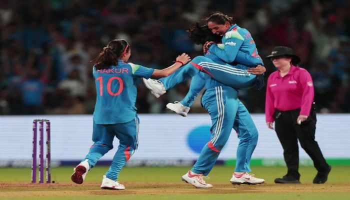 IND W vs SA W Final Live  : विश्व चैंपियन बनी भारतीय टीम, फाइनल में दक्षिण अफ्रीका को  52 रन से हराकर जीता खिताब