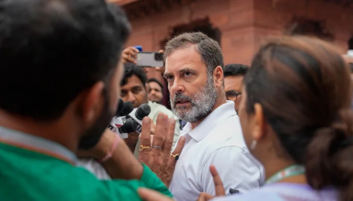 Rahul Gandhi Allegations :  कर्नाटक में चुनाव आयोग की मिलीभगत से हजारों फर्जी वोटर जोड़े गए